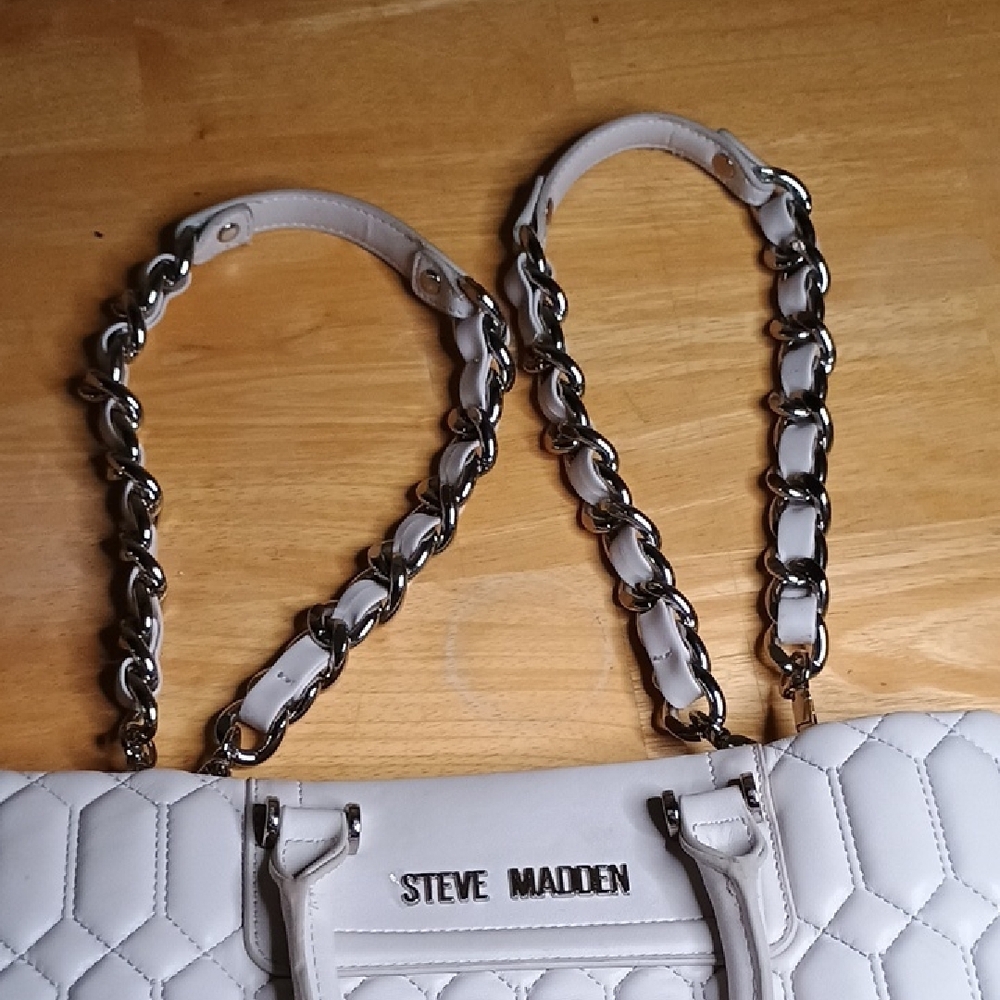 Steve Madden White Quilted Tote with Top Handles - Picture 10 of 11